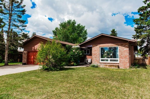 9804 77 Avenue  Grande Prairie, AB T8V 3Y9
