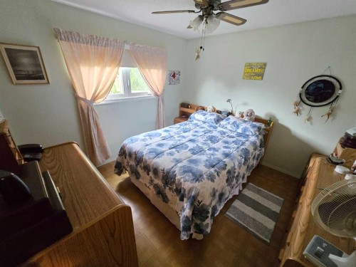 4610 52 Avenue, Grimshaw, AB - Indoor Photo Showing Bedroom