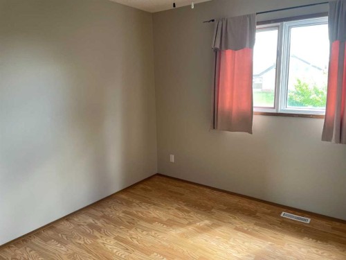 11314 113 Avenue, Fairview, AB - Indoor Photo Showing Other Room