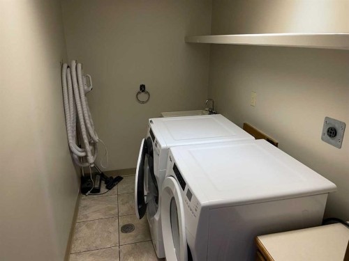 11314 113 Avenue, Fairview, AB - Indoor Photo Showing Laundry Room