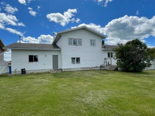 11314 113 Avenue, Fairview, AB - Outdoor