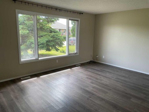 11314 113 Avenue, Fairview, AB - Indoor Photo Showing Other Room