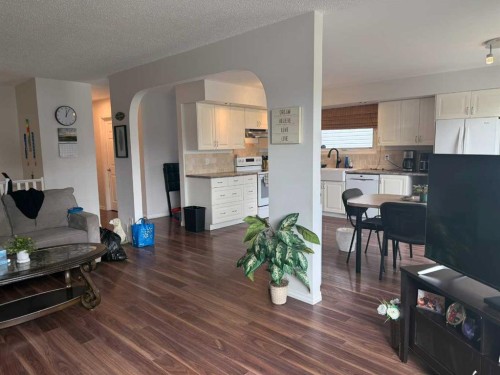4816 51 Street, Valleyview, AB 