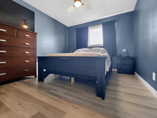9704 94 Avenue, Wembley, AB - Indoor Photo Showing Bedroom