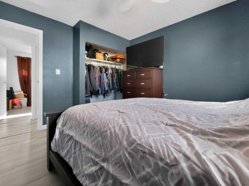 9704 94 Avenue, Wembley, AB - Indoor Photo Showing Bedroom