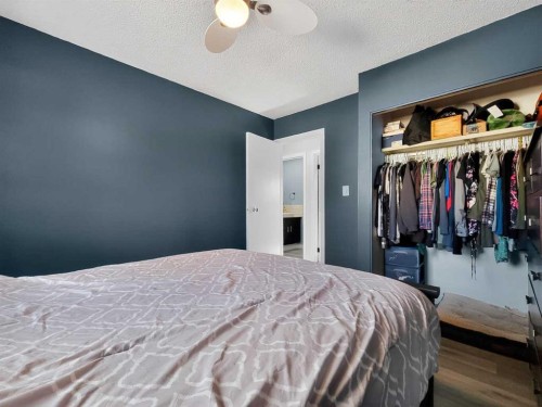 9704 94 Avenue, Wembley, AB - Indoor Photo Showing Bedroom