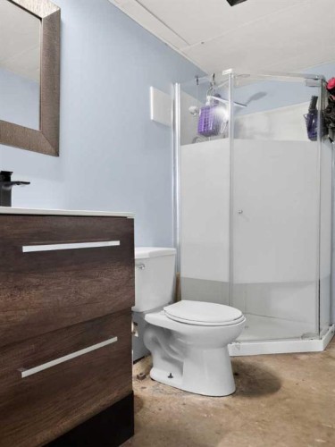 9704 94 Avenue, Wembley, AB - Indoor Photo Showing Bathroom