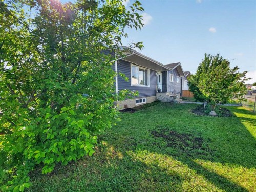 9704 94 Avenue, Wembley, AB - Outdoor