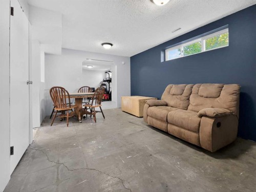 9704 94 Avenue, Wembley, AB - Indoor