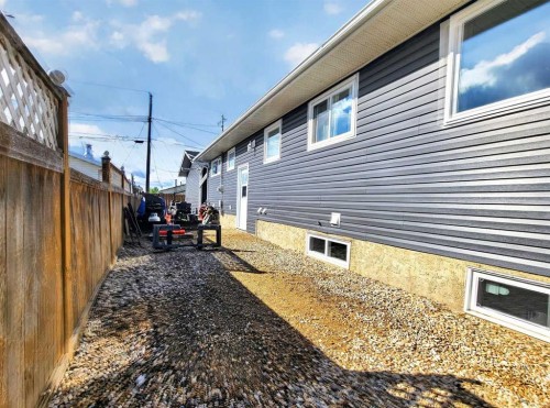 9704 94 Avenue, Wembley, AB - Outdoor With Exterior