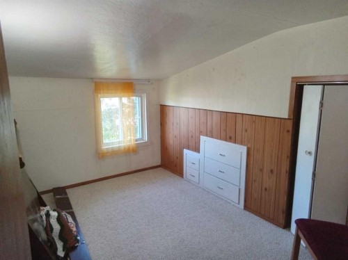 21  Peace River Avenue Peace River East, Joussard, AB 