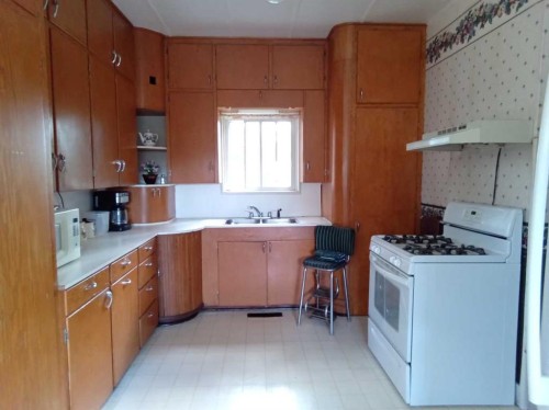 21  Peace River Avenue Peace River East, Joussard, AB 