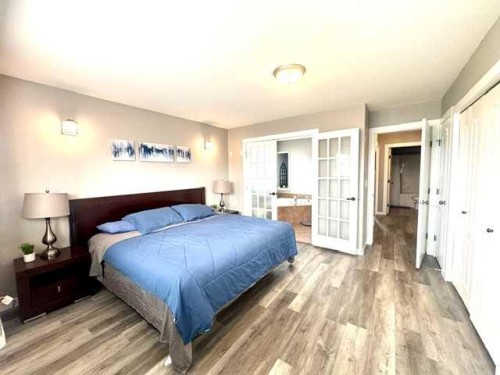 140 Pinnacle Boulevard, Grande Prairie, AB - Indoor Photo Showing Bedroom