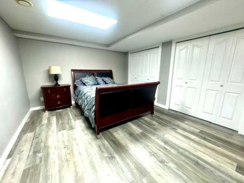 140 Pinnacle Boulevard, Grande Prairie, AB - Indoor Photo Showing Bedroom
