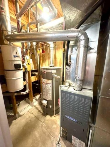 140 Pinnacle Boulevard, Grande Prairie, AB - Indoor Photo Showing Basement