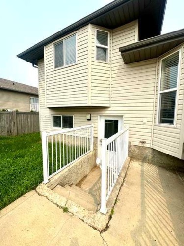 140 Pinnacle Boulevard, Grande Prairie, AB - Outdoor With Exterior