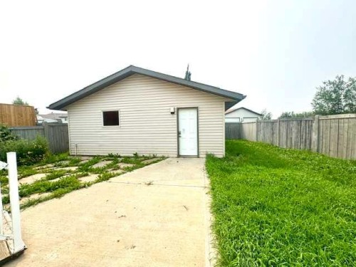 140 Pinnacle Boulevard, Grande Prairie, AB - Outdoor