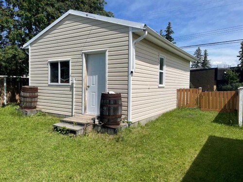 10705 111 Street, Fairview, AB 