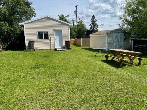 10705 111 Street, Fairview, AB 