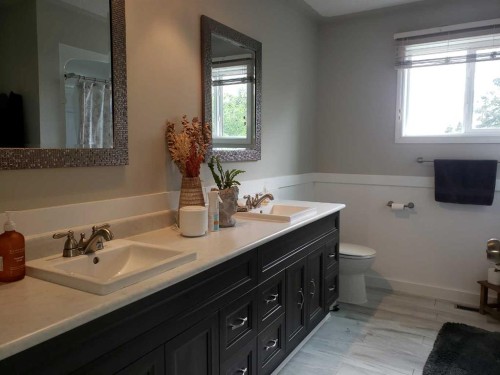 10213 106 Avenue, Fairview, AB - Indoor Photo Showing Bathroom