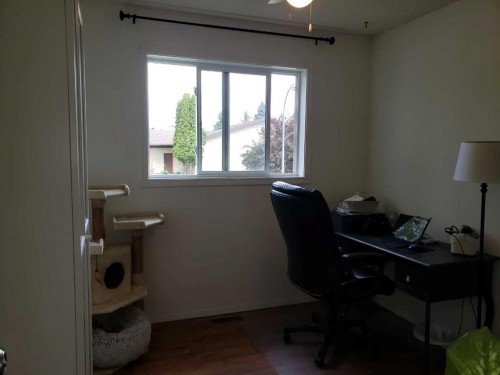 10213 106 Avenue, Fairview, AB - Indoor Photo Showing Other Room