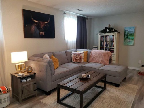10213 106 Avenue, Fairview, AB - Indoor Photo Showing Living Room