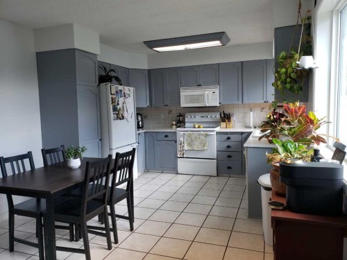 10213 106 Avenue, Fairview, AB - Indoor