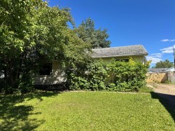 10809 95 Street Grande Prairie, AB T8V 1Z6