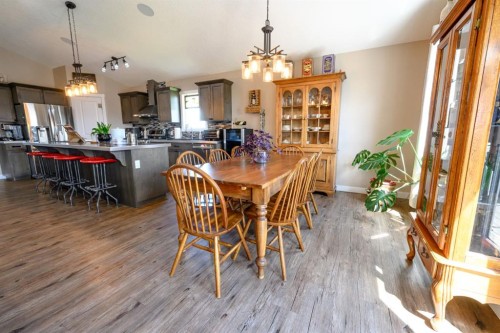 9211 95 Avenue, Wembley, AB - Indoor Photo Showing Dining Room