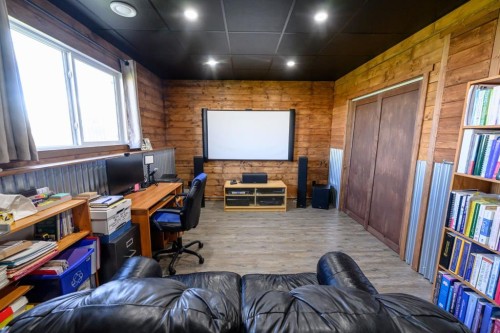 9211 95 Avenue, Wembley, AB - Indoor Photo Showing Office