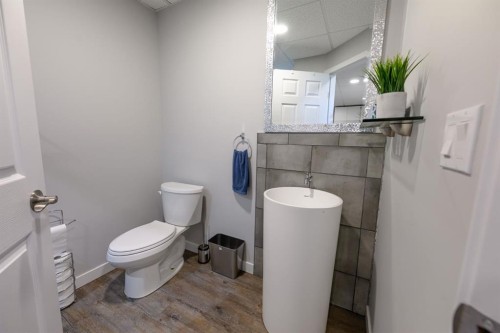 9211 95 Avenue, Wembley, AB - Indoor Photo Showing Bathroom