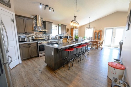 9211 95 Avenue, Wembley, AB - Indoor Photo Showing Kitchen With Upgraded Kitchen