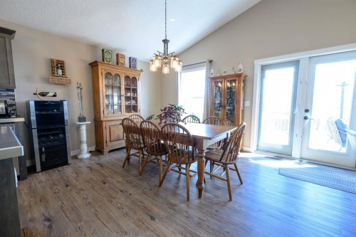 9211 95 Avenue, Wembley, AB - Indoor Photo Showing Dining Room