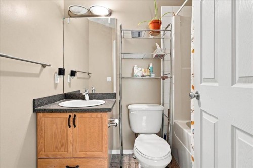 6918 88A Street, Grande Prairie, AB - Indoor Photo Showing Bathroom