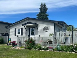 4702 48 Avenue  Grimshaw, AB T8S 1W0