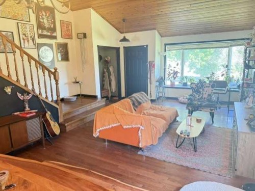 8801 101 Avenue, Peace River, AB - Indoor