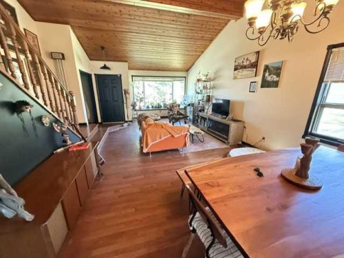 8801 101 Avenue, Peace River, AB - Indoor