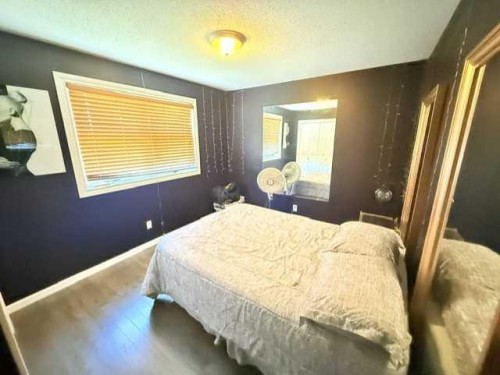 8801 101 Avenue, Peace River, AB - Indoor Photo Showing Bedroom