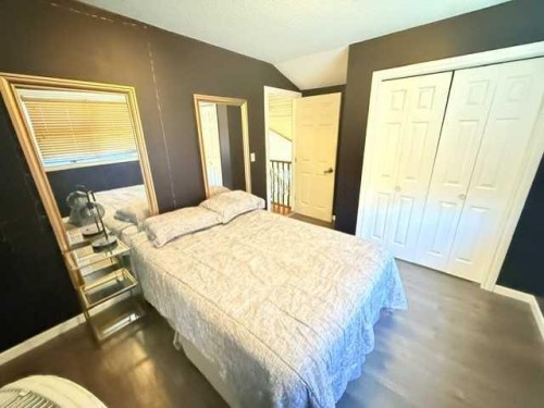 8801 101 Avenue, Peace River, AB - Indoor Photo Showing Bedroom