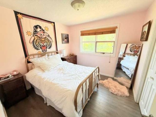 8801 101 Avenue, Peace River, AB - Indoor Photo Showing Bedroom