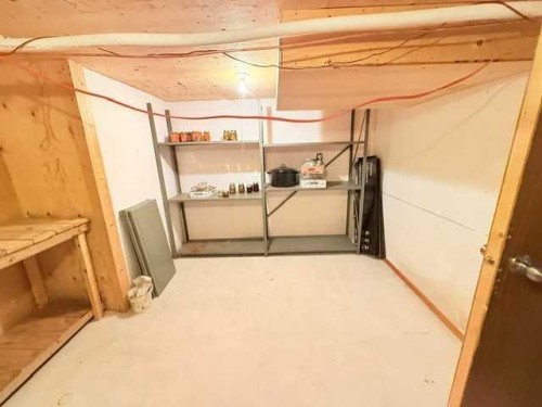 8801 101 Avenue, Peace River, AB - Indoor