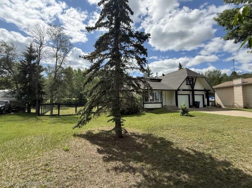 8801 101 Avenue, Peace River, AB - Outdoor