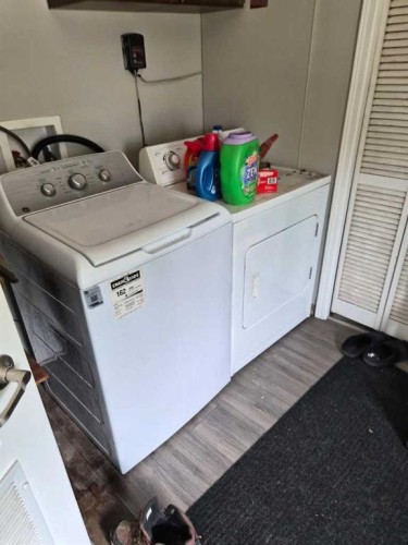721023 Range Road 113, Beaverlodge, AB - Indoor Photo Showing Laundry Room