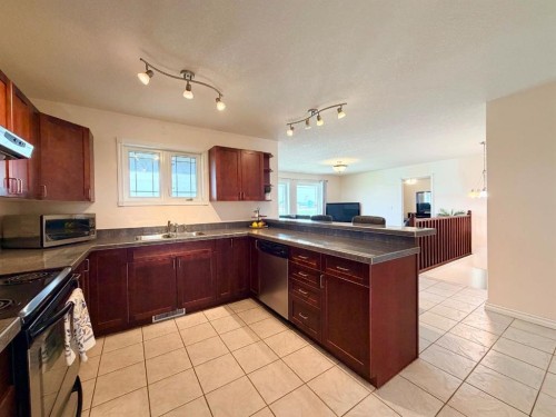 4611 44 Street, Rycroft, AB - Indoor Photo Showing Kitchen With Double Sink