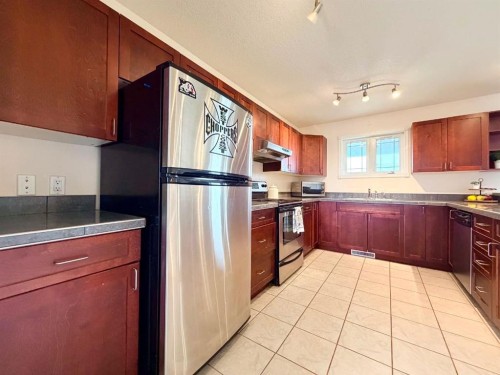 4611 44 Street, Rycroft, AB - Indoor Photo Showing Kitchen With Double Sink