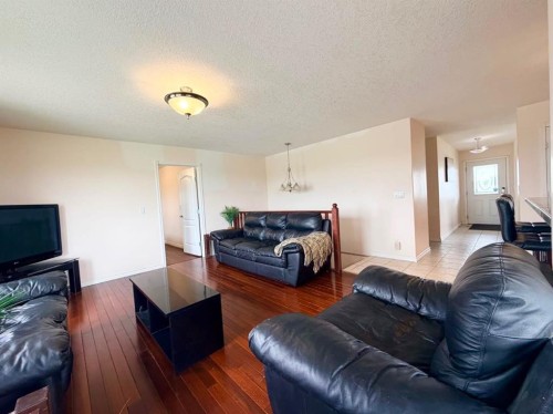 4611 44 Street, Rycroft, AB - Indoor Photo Showing Living Room