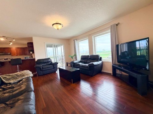 4611 44 Street, Rycroft, AB - Indoor Photo Showing Living Room