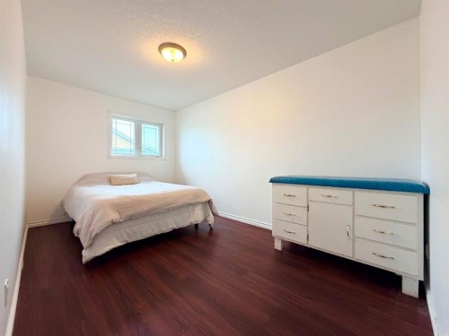 4611 44 Street, Rycroft, AB - Indoor Photo Showing Bedroom