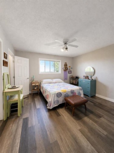 4408 56Th Avenue, High Prairie, AB - Indoor Photo Showing Bedroom