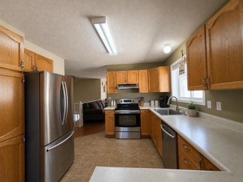 4408 56Th Avenue, High Prairie, AB - Indoor Photo Showing Kitchen